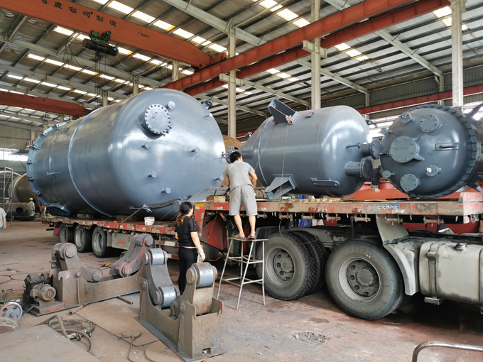 無錫壓力容器車間倉(cāng)庫(kù)發(fā)貨